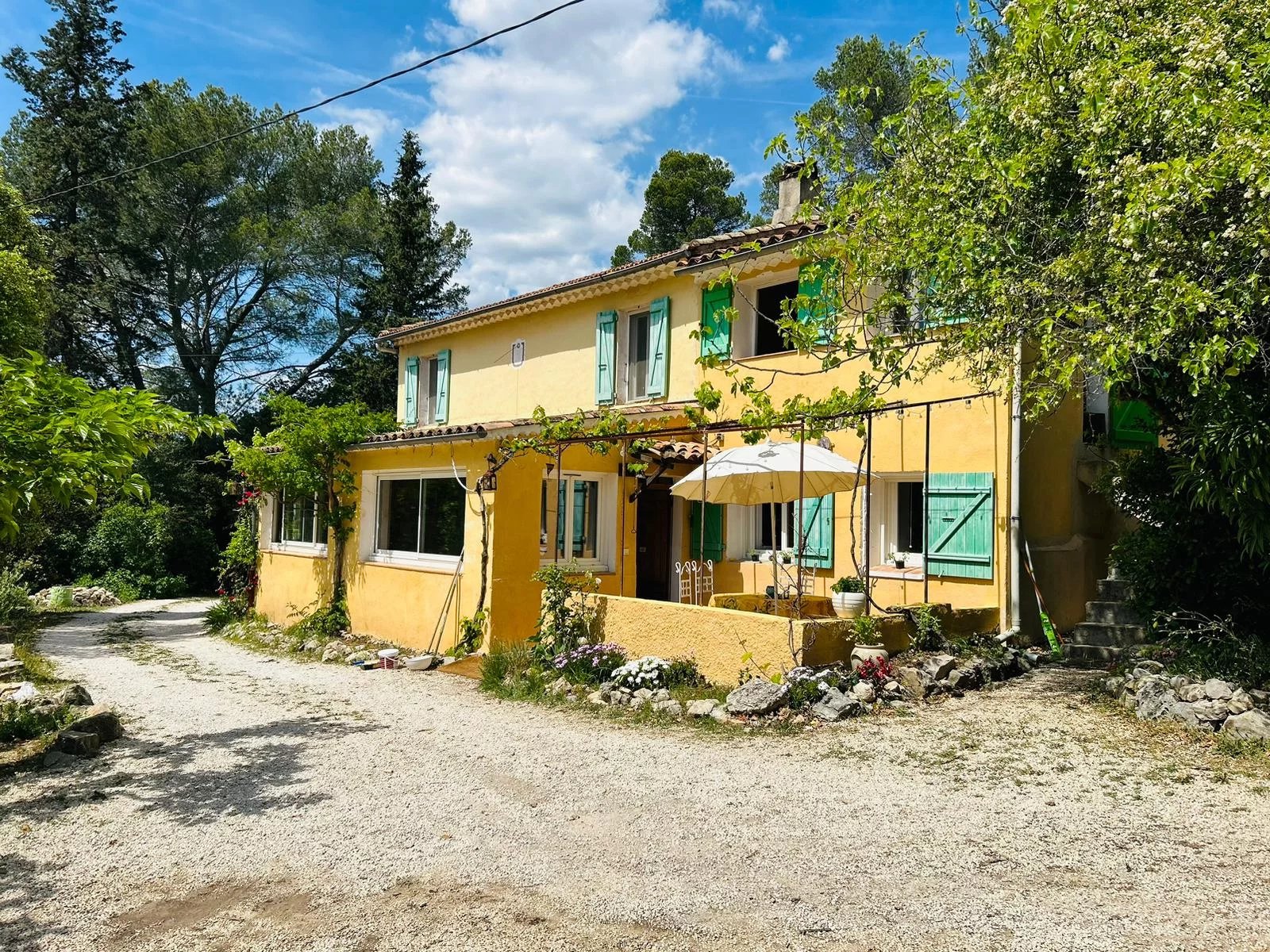 EXCLUSIVITE - BELLE BASTIDE PROVENÇALE 5 CHAMBRES. 