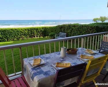 Location bail mobilité T3 meublée, 30m de la plage, avec une vue splendide sur l'océan