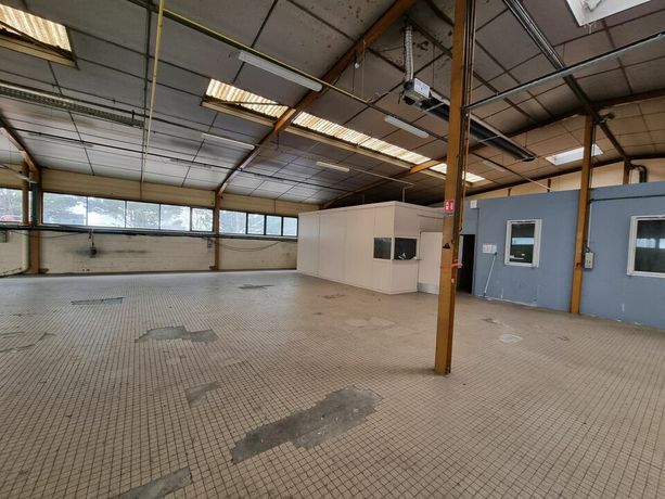 Local commercial 700 m²