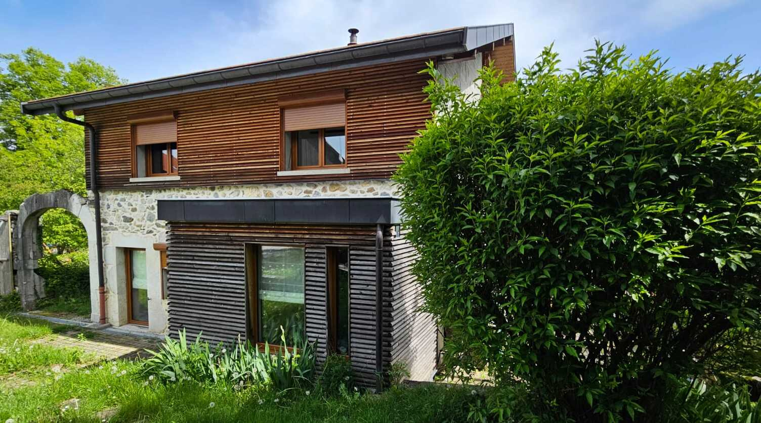 Maison de caractère avec jardin aux portes d'Annecy et de Ge 