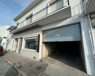 Entrepôt 190 m2 centre ville royan