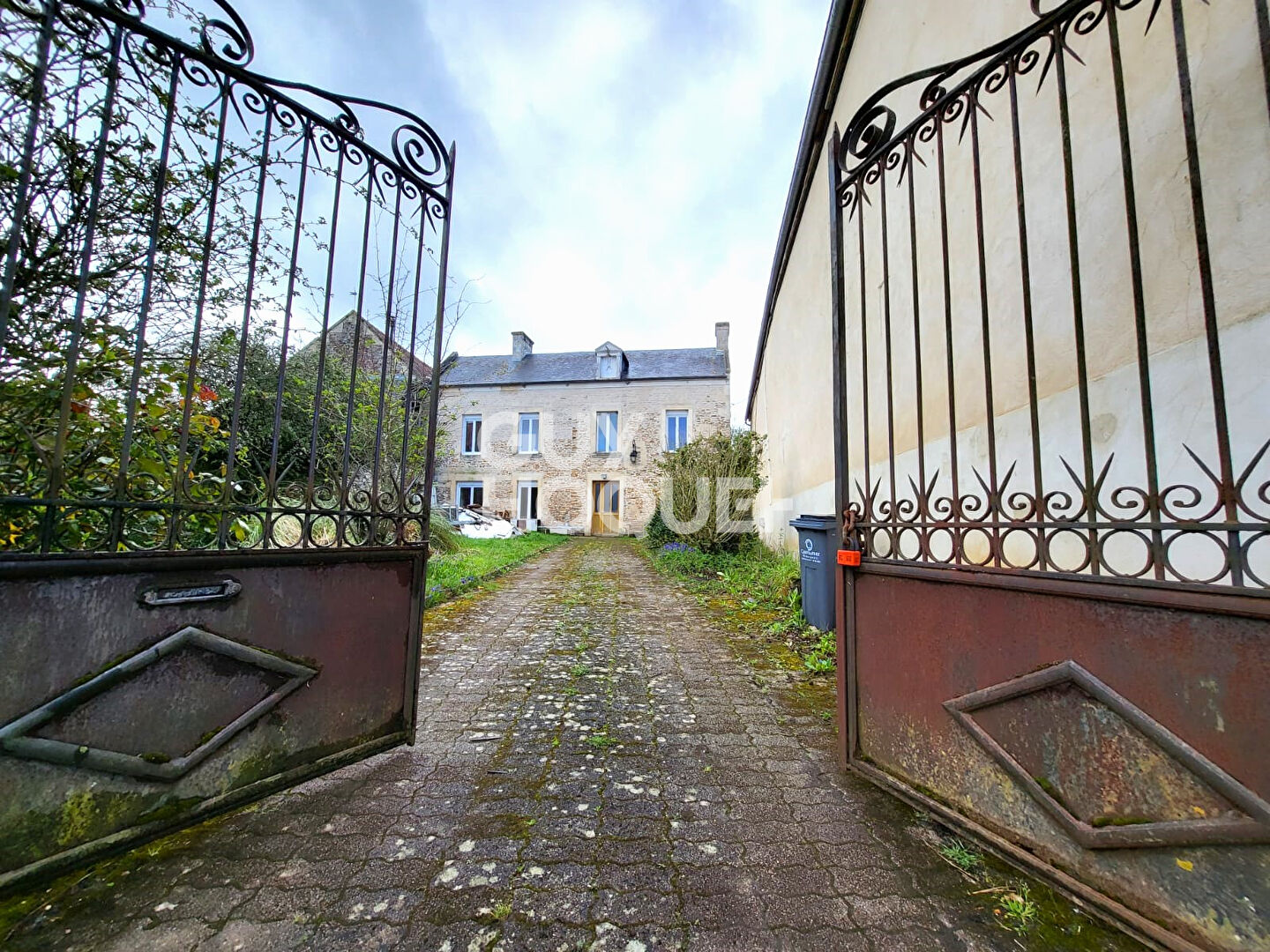 Maison en pierre Le Castelet