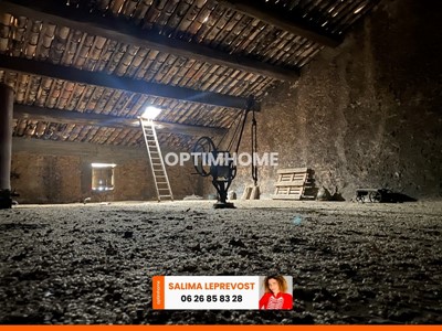 CREISSAN - CAVE / REMISE DE 150M² AU SOL AVEC 500M² DE TERRAIN 