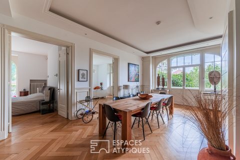 Appartement avec piscine et jardin dans une maison de maître