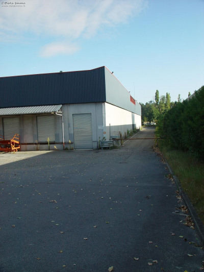 Local commercial 2400 m²