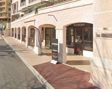 Immobilier professionnel Location Mandelieu-la-Napoule  98m² 1585€