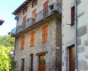 MAISON A VENDRE A LAROQUEBROU (Cantal)