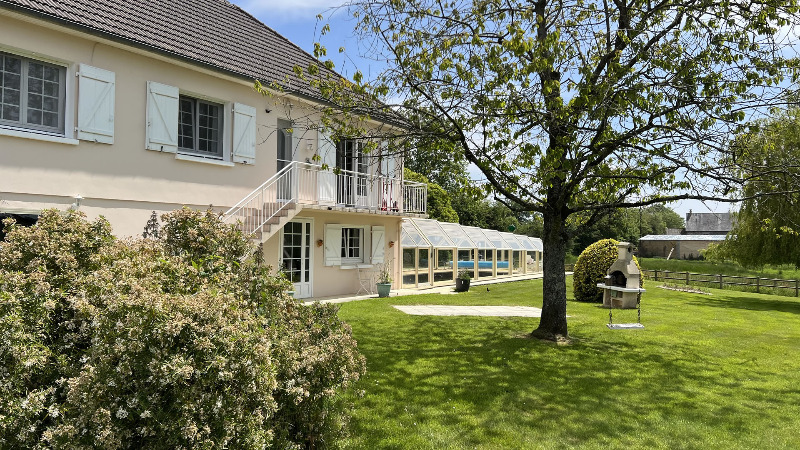 Jolie maison avec piscine chauffée à Cérences dans La Manche -Ref 50-372