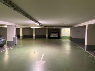 Loue parking Paris 11ème (proche Voltaire et St Ambroise St Maur) - 9m²