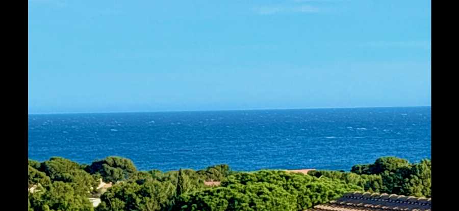  Villa entièrement rénovée offrant une vue mer exceptionnelle