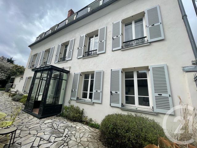 Maison 5 pièces 226 m²