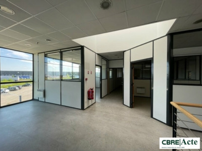 Bureau 550 m²