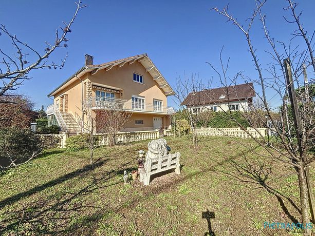 Maison 11 pièces 282 m²