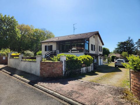 Vouleme - Maison de 5 chambres avec sous-sol, jard