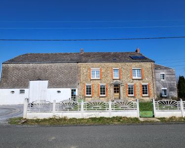 Propriété avec 6 hectares et 700m² de dépendances à Anor