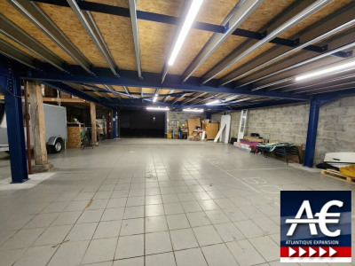 Local commercial 448 m²