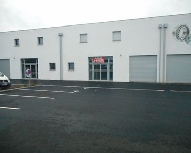 LOCAL COMMERCIAL 280 m² LOYER =2030 HT