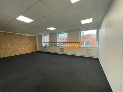 Immobilier professionnel Location Cergy  103m² 953€