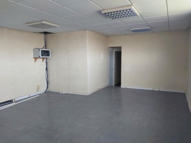 Bureaux 1 pièce 168 m²