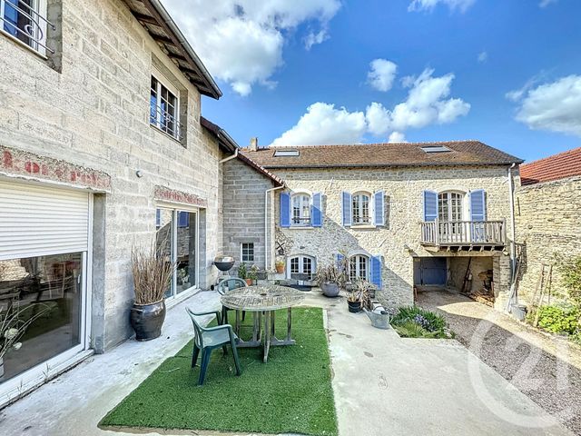 Maison 9 pièces 240 m²