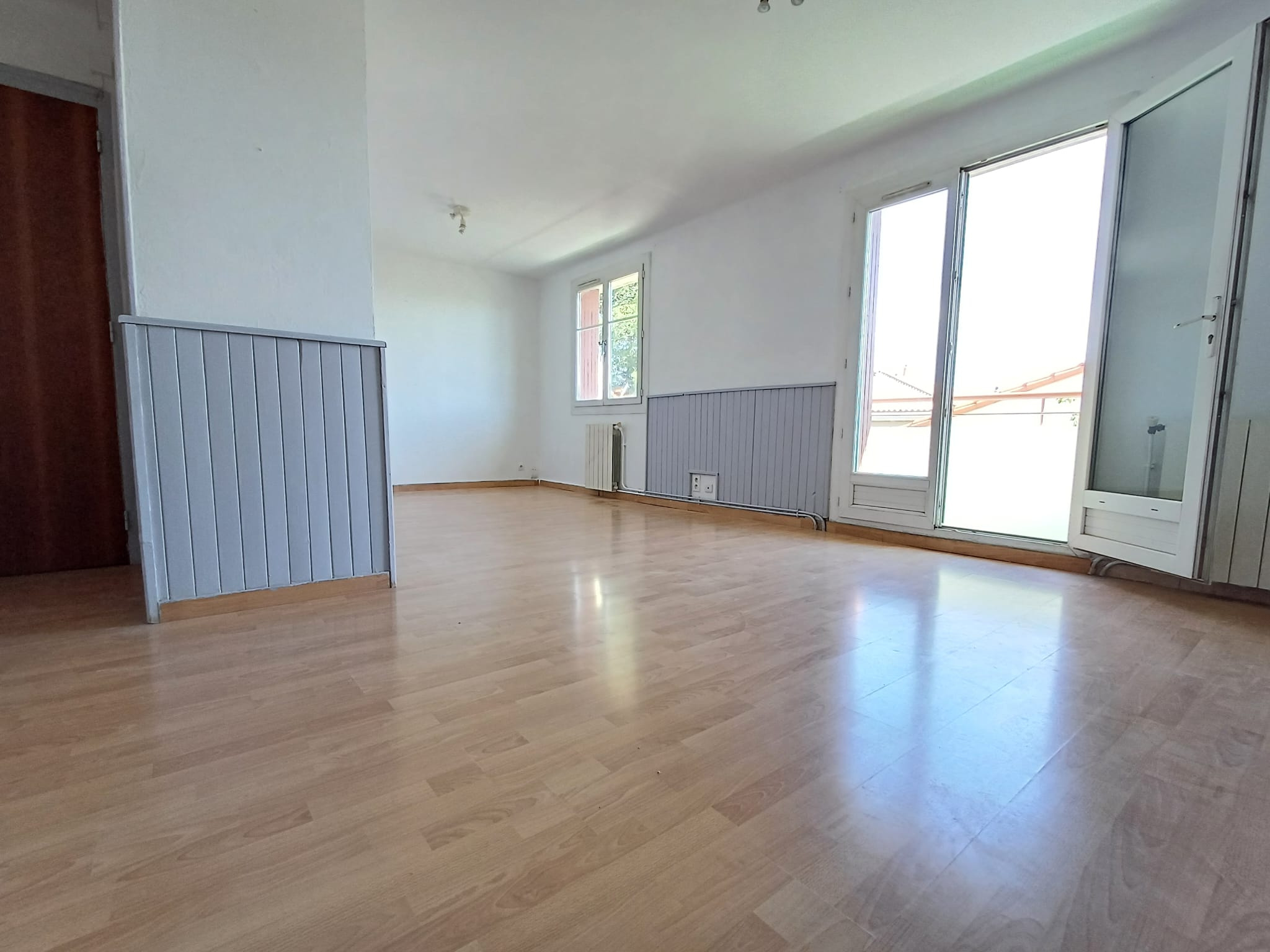 3 PIÈCES 60 m2 APPARTEMENT DERNIER ETAGE SANS VIS A VIS 