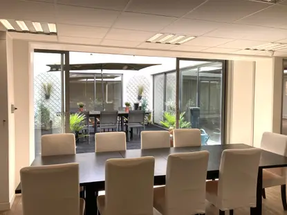 Bureaux avec patio privatif 