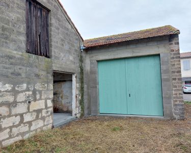 Hangar Fermé avec Bureau - Idéal pour Artisans