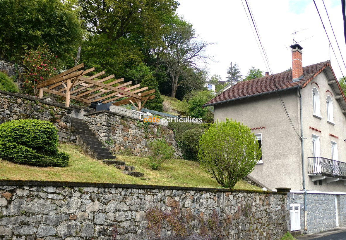 Maison habitable de suite avec garage, jardin et terrasse