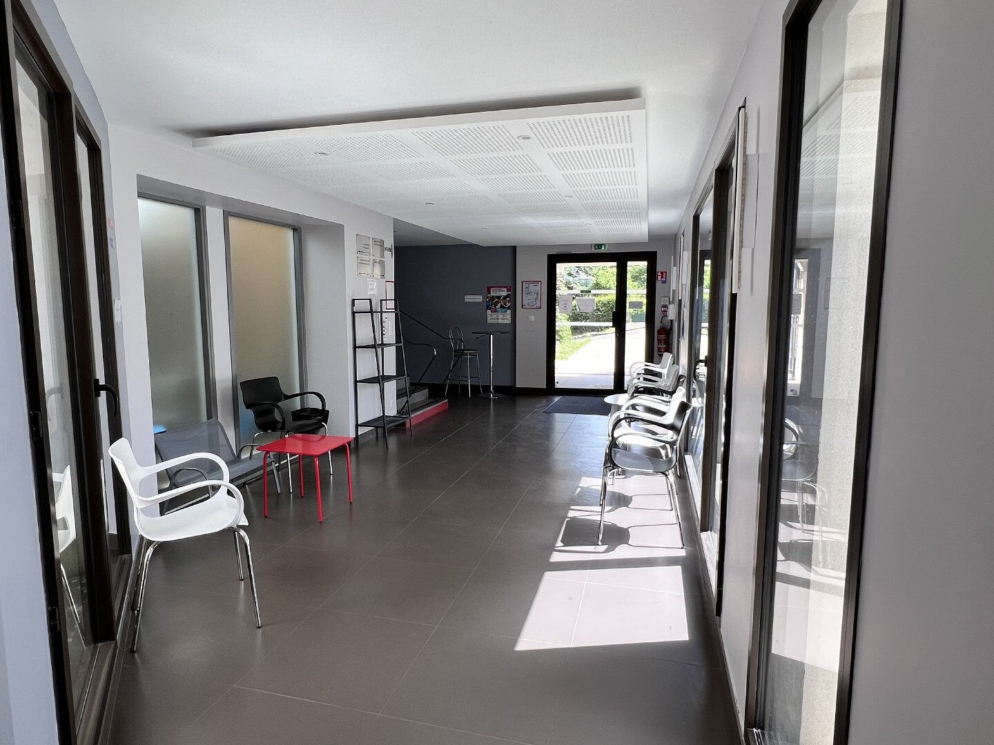 Location Bureau 16 m² à Maule 300 € CC /mois