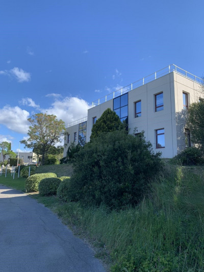 Immobilier professionnel Location Montpellier  1100m² 11000€