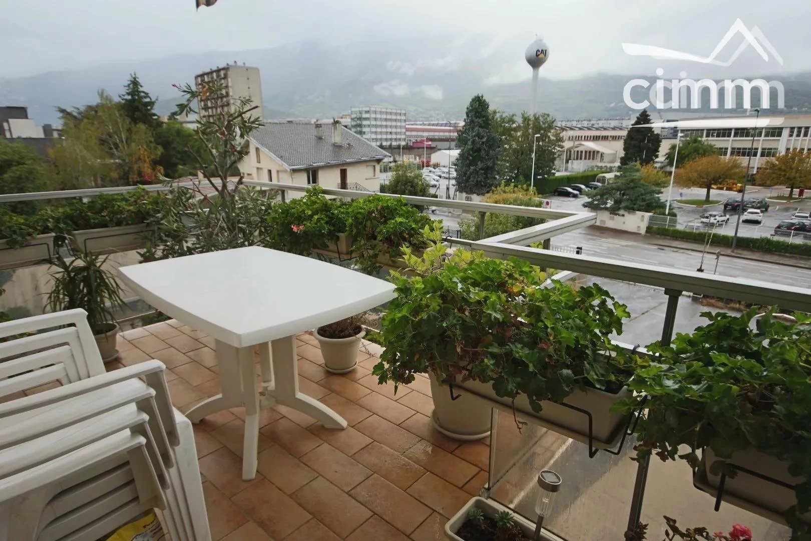 VENTE GRENOBLE APPARTEMENT T3 AVEC BALCON ET CAVE