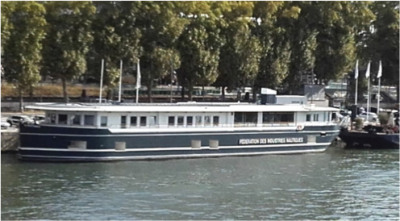 Péniche 489 m²