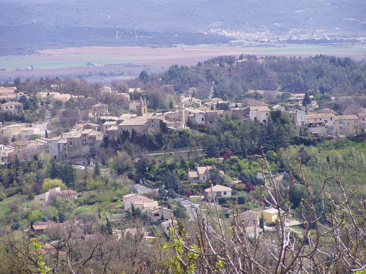 MAISON DE VILLAGE AVEC GARAGE A PIERREVERT