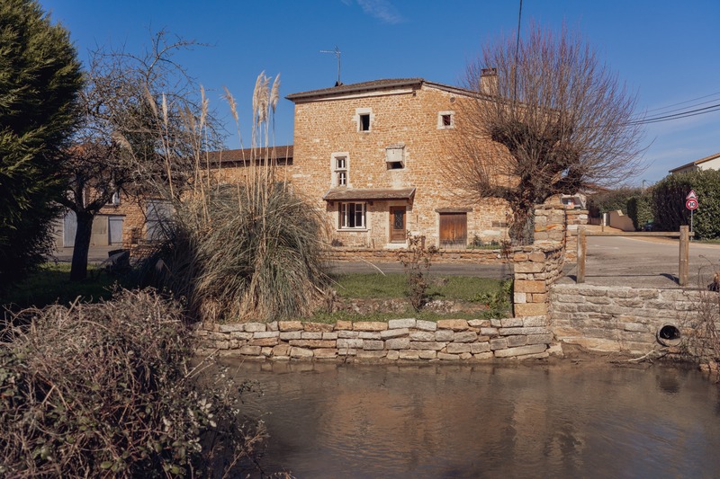 Dpt Saône et Loire (71), à vendre proche de MACON maison P8