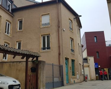 Vaste immeuble bourgeois jumelé 224 m2 parking