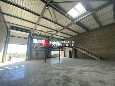 Local commercial 325 m²