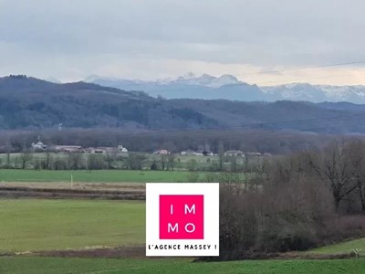 A SAISIR BELLE DEMEURE de caractères 245m² avec dépendance 90m² + 4 hectares !