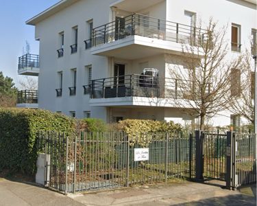 Garage les jardins de flore