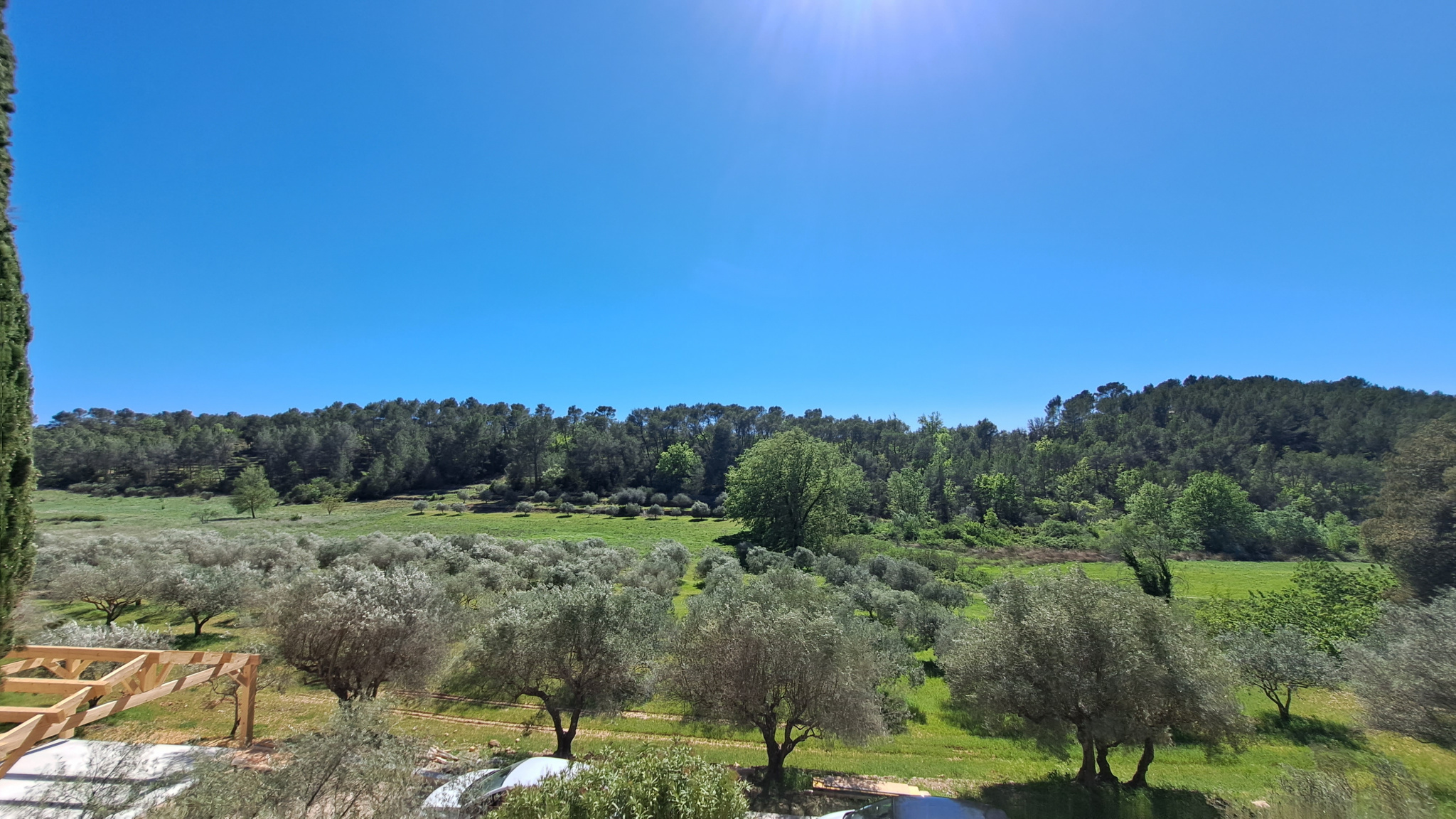 LORGUES bastide ancienne sur 4 hectares de terrain idylique