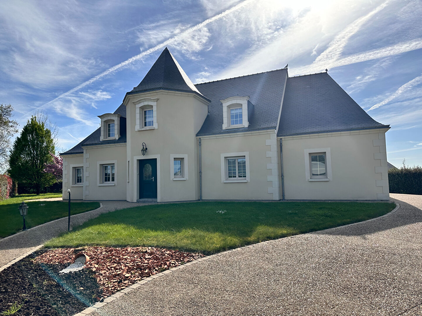 Maison contemporaine à Longué