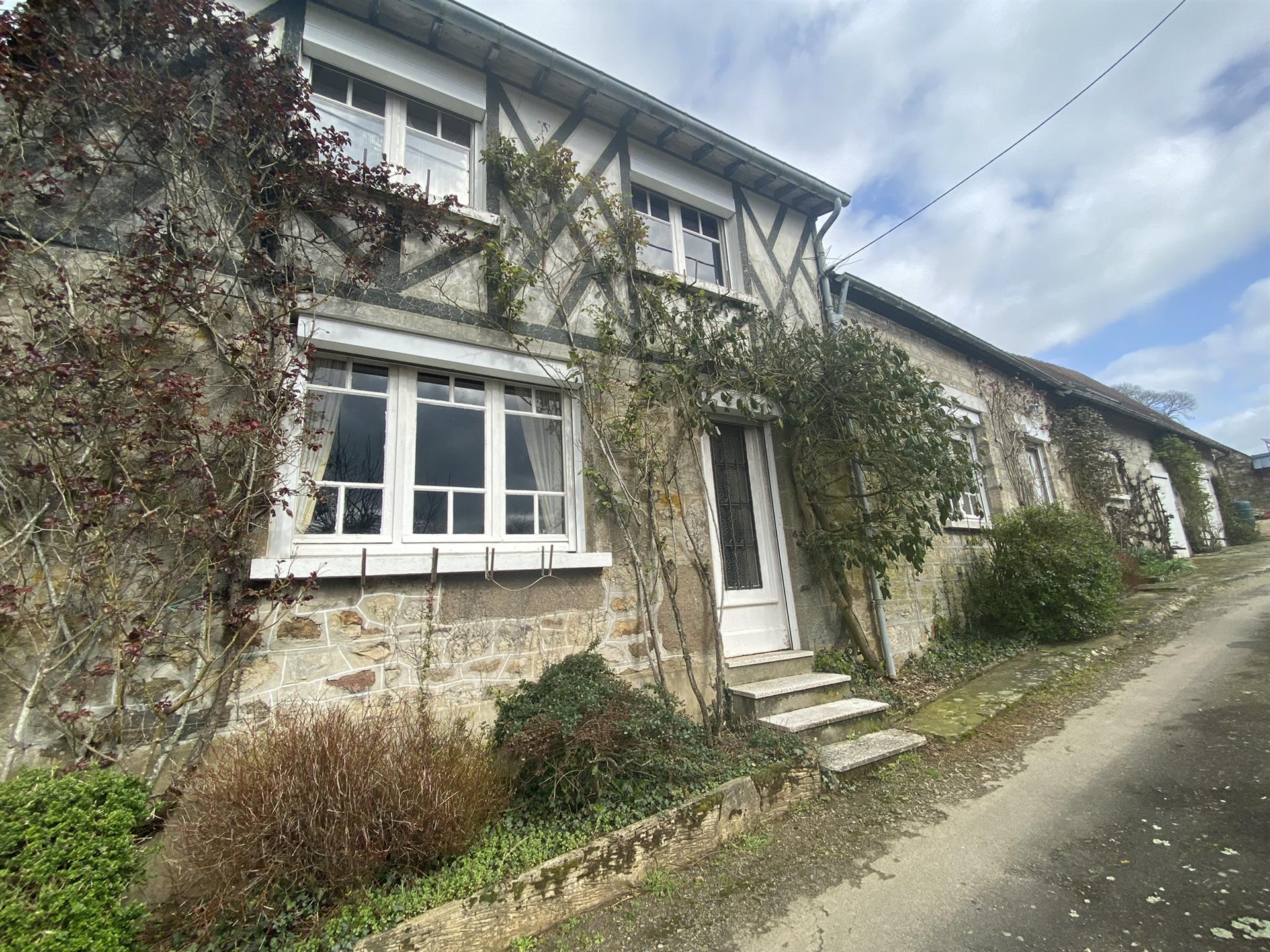 Maison sise à Juvigny-Val-D'Andaine (Orne) (61140), d'environ 96 m² habitable et d'environ
