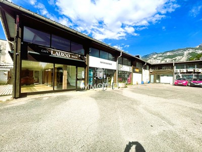 A LOUER - LOCAL COMMERCIAL 120 m2 - CROLLES