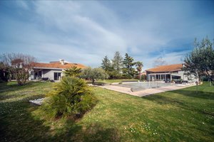 Maison d'architecte avec piscine