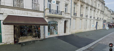 LOCAL COMMERCIAL Place Colbert 47 m2 + CAVE 