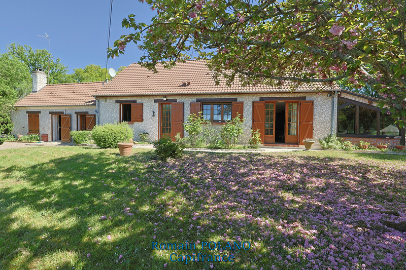 Maison de charme en plain-pied avec dépendances (10 pièces - 234m²)