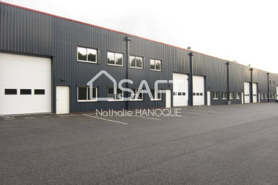 Immobilier professionnel Location Anet  212m² 1484€