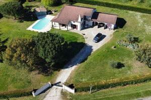 Superbe maison avec piscine en campagne au calme, grand garage