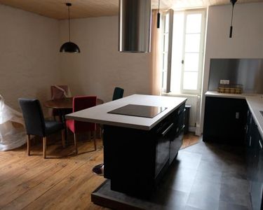 Location meublée appartement 2 pièces 60 m² Saint-Émilion (33330) 850