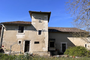 MAISON DU XVIIIè DANS UN HAMEAU