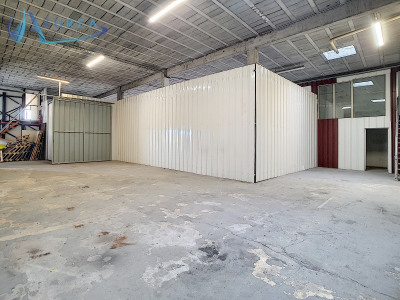 Local commercial 140 m²